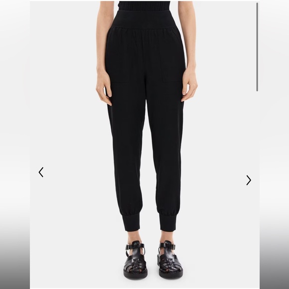 NWOT THEORY Cropped Pant in Viscose-Blend Piqué Jogger Black Pants Sz M - Picture 2 of 5